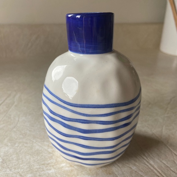 Blue & White Sprig Vase - Picture 1 of 2
